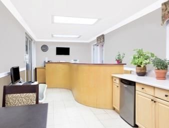 Super 8 By Wyndham Quesnel Bc Hotel Bagian luar foto